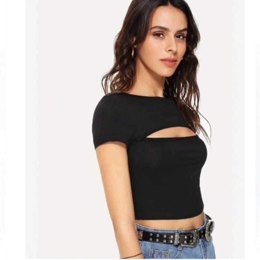 Black Stretchy Cut Out Front Cropped T-Shirt - Picture 5 of 6